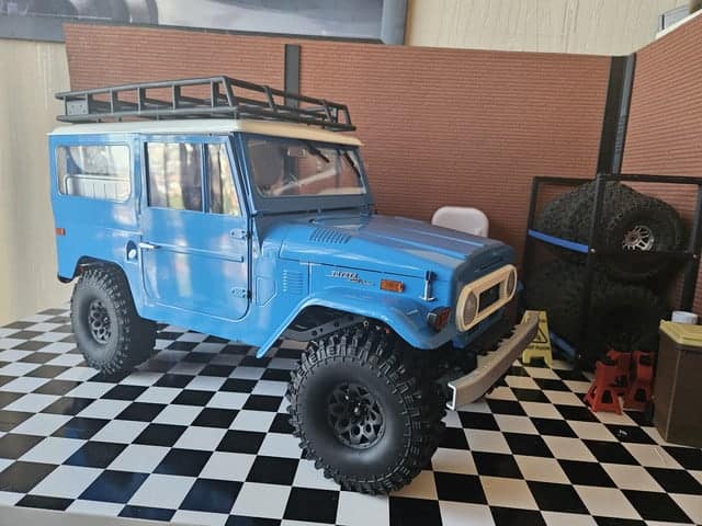 FMS FJ40 1/10 … aux hormones